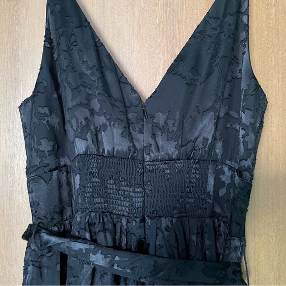 NWT WHBM Sleeveless Deep V-Neck Burnout Midi Dress - Picture 3 of 9